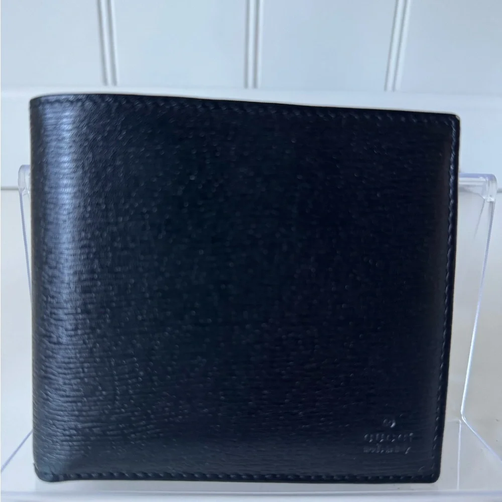 Gucci Black Leather Men’s BiFold Wallet